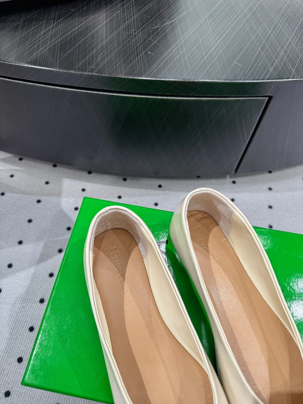 BV 26s Ballet Flats Cream Calfskin