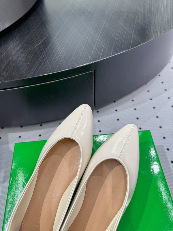 BV 26s Ballet Flats Cream Calfskin
