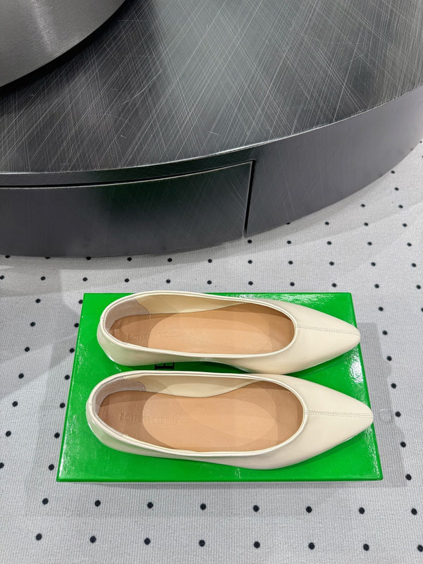 BV 26s Ballet Flats Cream Calfskin