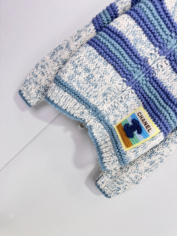 Chanel 2025 Gilet en maille rayée Bleu mélangé Cachemire 325537