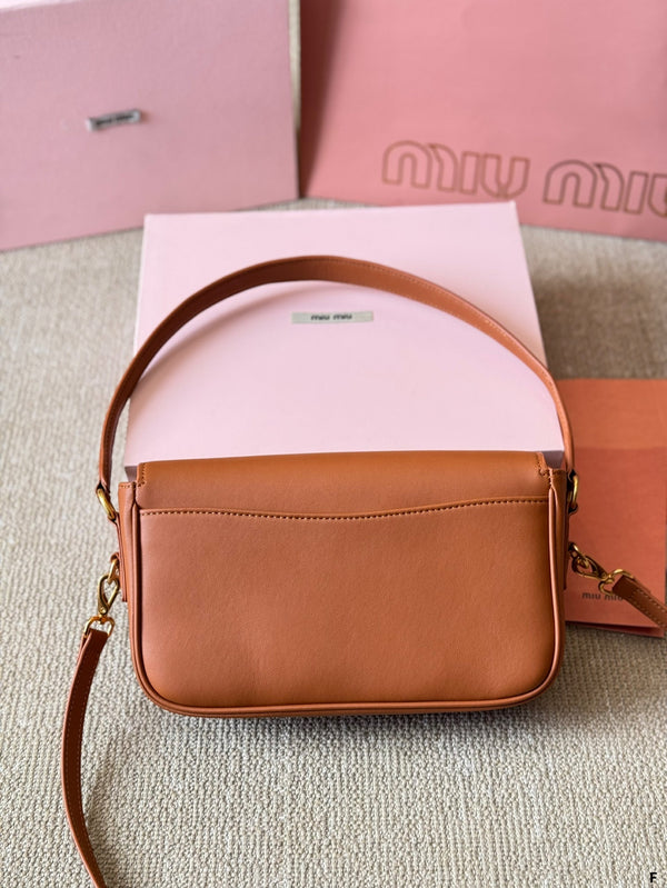 BORSA PENNY PICCOLA 25 IN PELLE DI VITELLO MARRONE