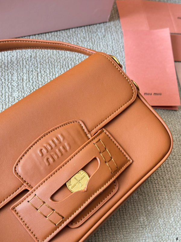 BORSA PENNY PICCOLA 25 IN PELLE DI VITELLO MARRONE