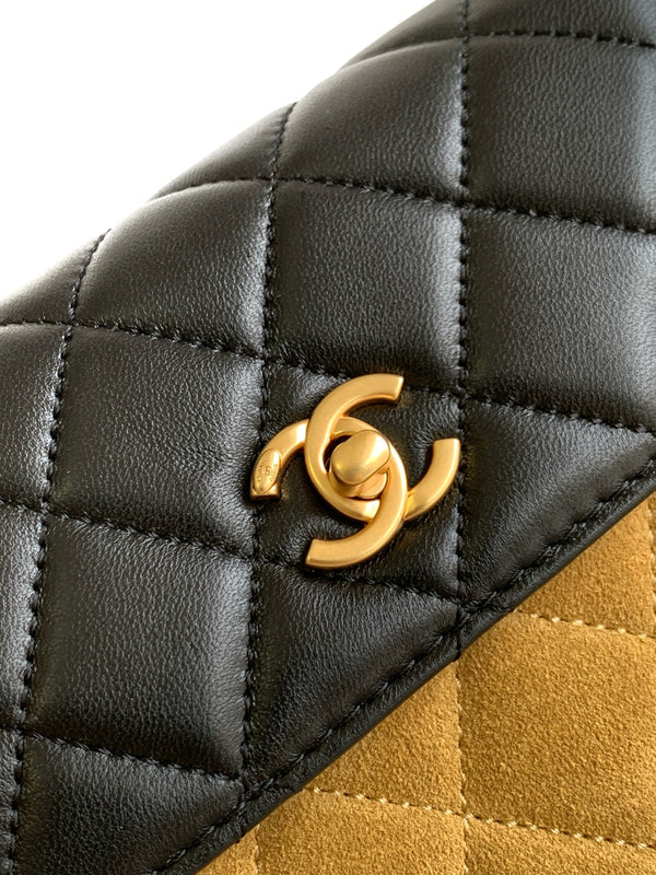 CC 25A Shoulder Bag 18.5cm Brown Black Suede