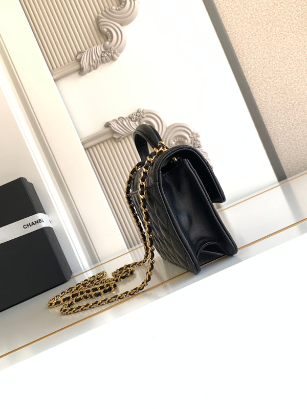 Borsa con manico CC 19 cm Doppia C Pelle di agnello nera Hardware dorato