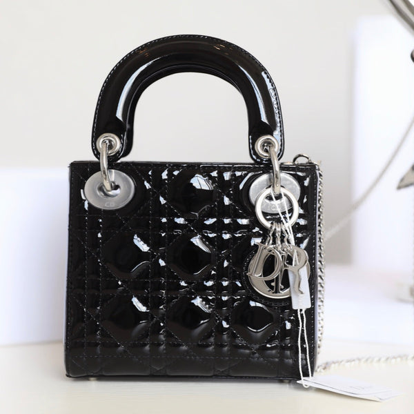 Borsa CD Lady Dior Mini con hardware argento in pelle di vitello