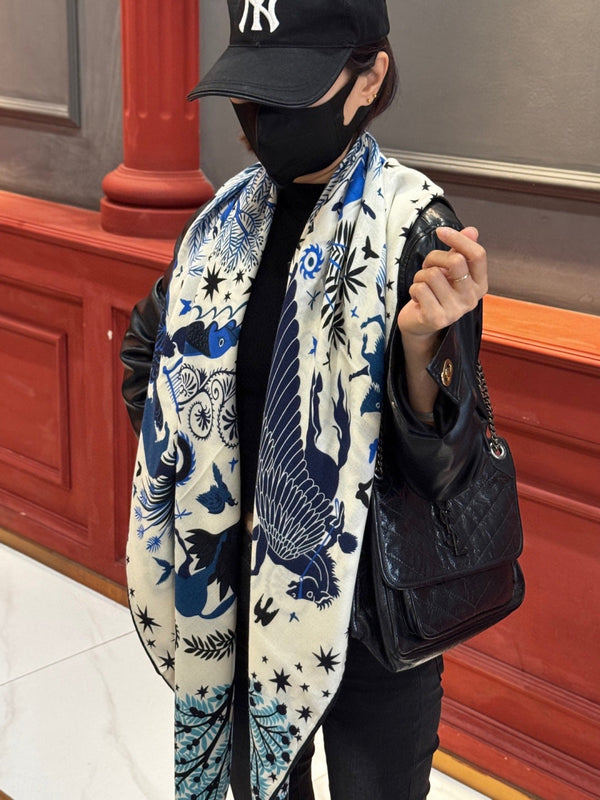 HM 25s Scarf 140cm White Blue Cashmere Silk 962468