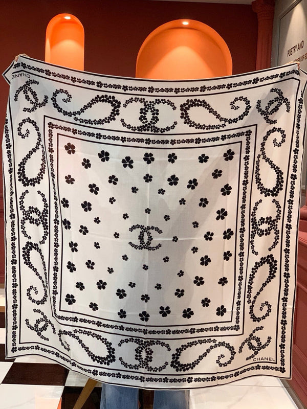 CC 26s Scarf 140 In Cashmere Silk 309370