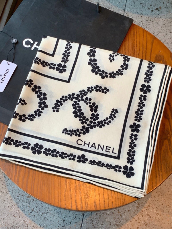 CC 26s Scarf 140 In Cashmere Silk 309370