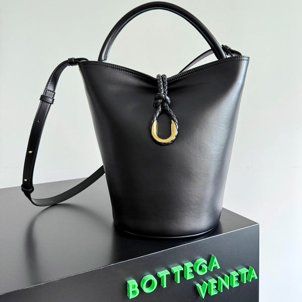 BV 25S Medium Liberta 30cm Black Calfskin GHW