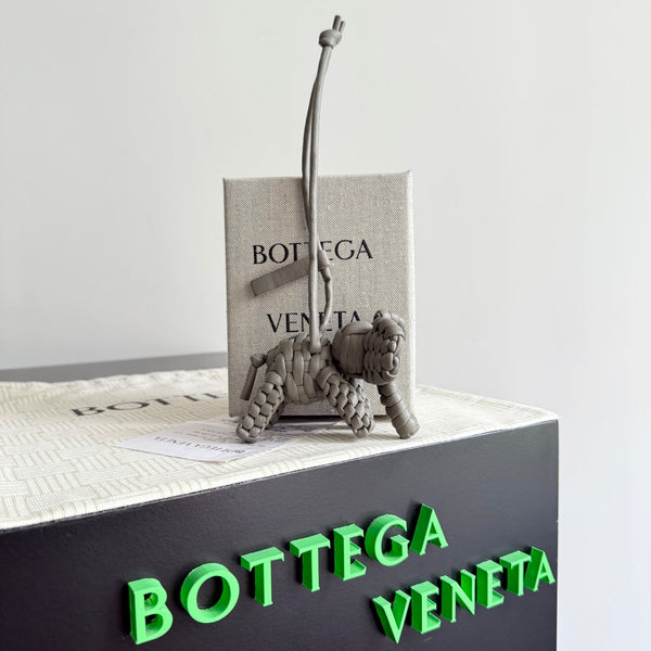 BV 25 Elephant Charm Drizzle leather