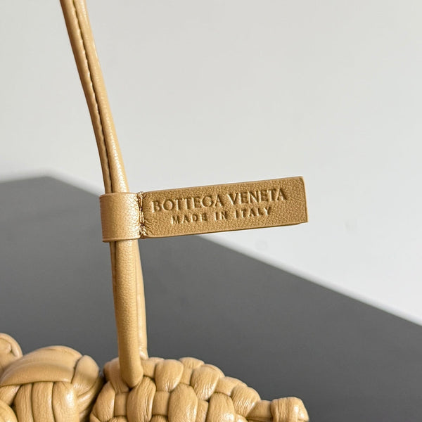 BV 25 Elephant Charm Beige leather