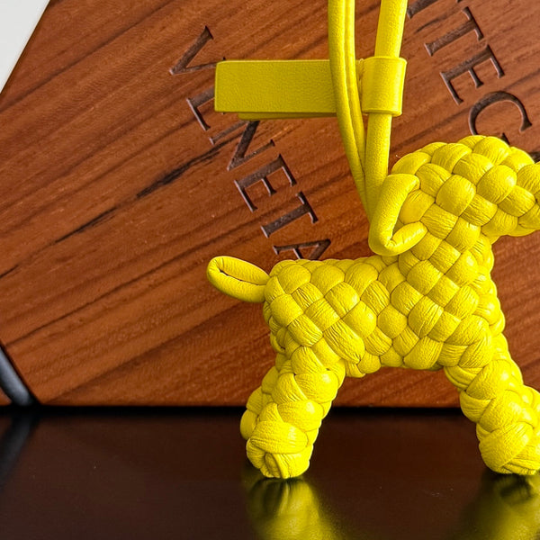 BV 25 Puppy Charm Yellow leather