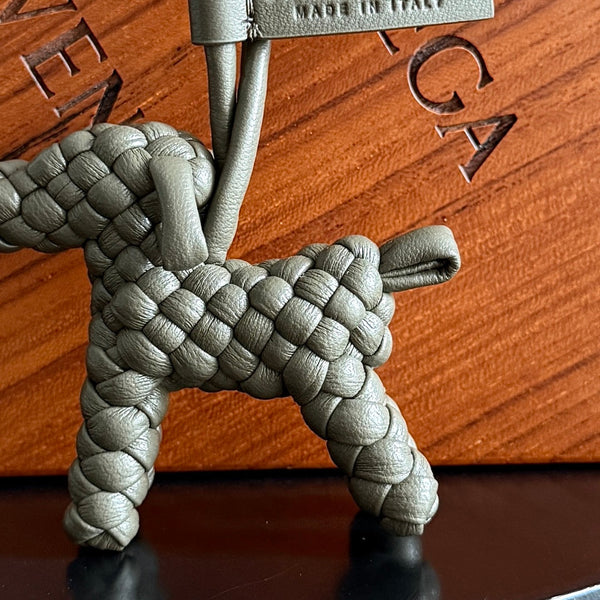 BV 25 Puppy Charm Grey leather