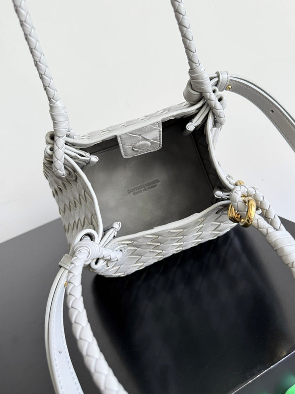 BV 25s Parachute Handbag 21cm Intrecciato Calfskin Leather GHW