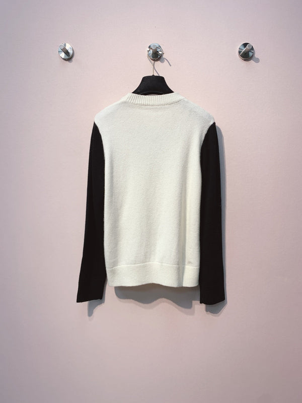 Chanel 25 Pull Nœud Noir Blanc Laine 317422