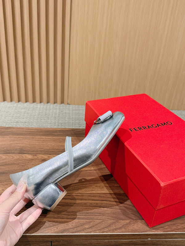 Ferragamo Vara Bow Mary Jane 3cm Sliver Glossy Leather 693000