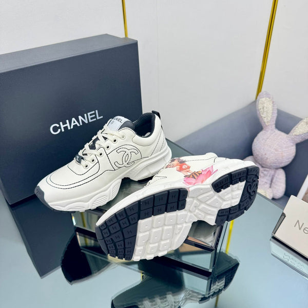 CC Sneaker White with Sticker Cowhide 238624