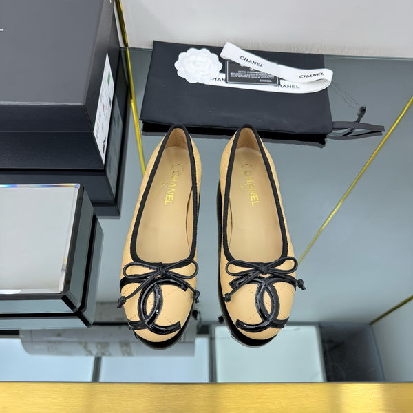 CC 25 Cambon Ballet Flat Beige Black Quilted Calfskin