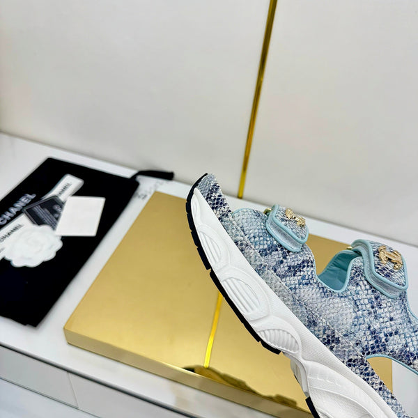 CC 25 Sandals Blue Pearlescent Sheepskin 312944