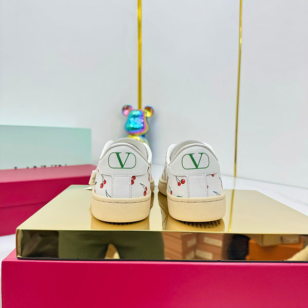 VT 25 Royco Sneaker Cherry White Cowhide 331397