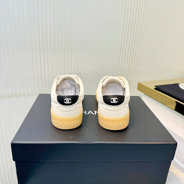 CC 26 Trainer Ivory Suede 713981