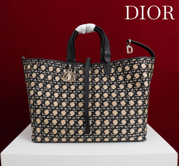 CD Toujours Bag 37 Diamond Black Beige Leather