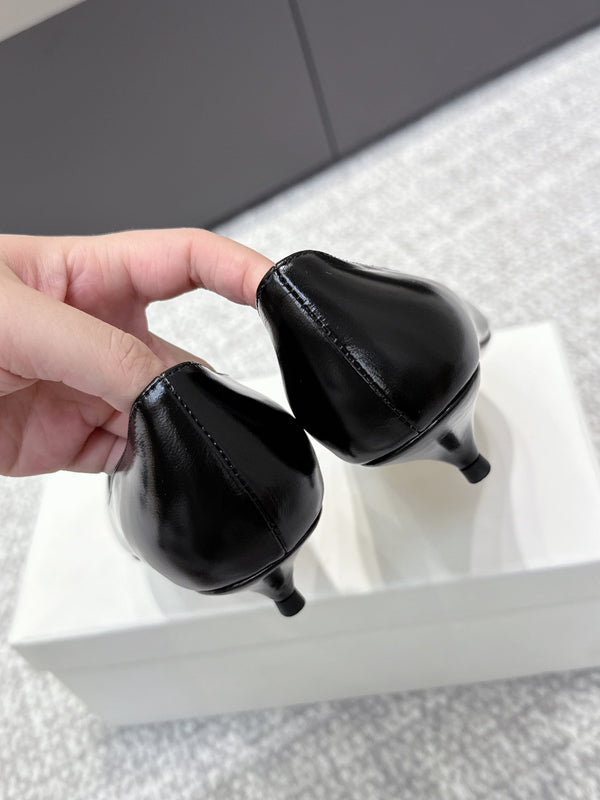 The Row Viv Kitten Pumps 3.5cm Black Sheepskin 451299