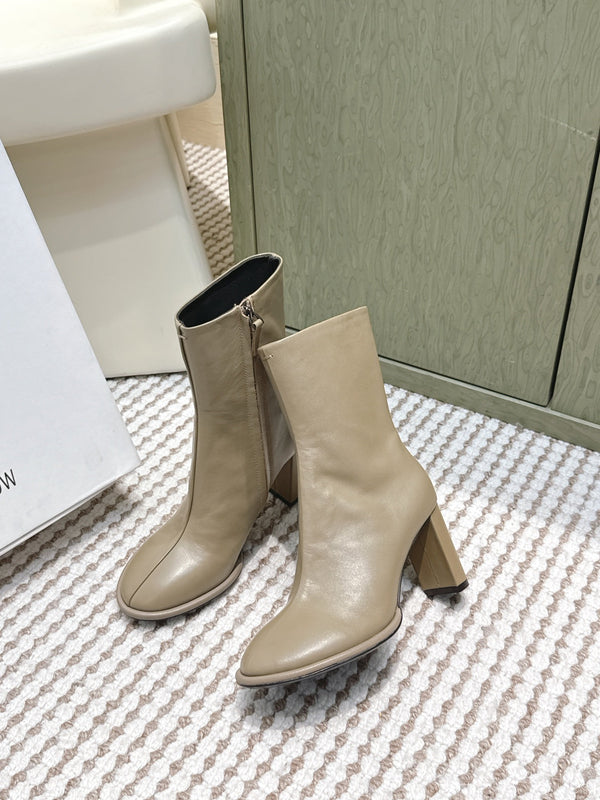 The Row 2025 Bottines à talon épais et bout rond en cuir taupe 572088