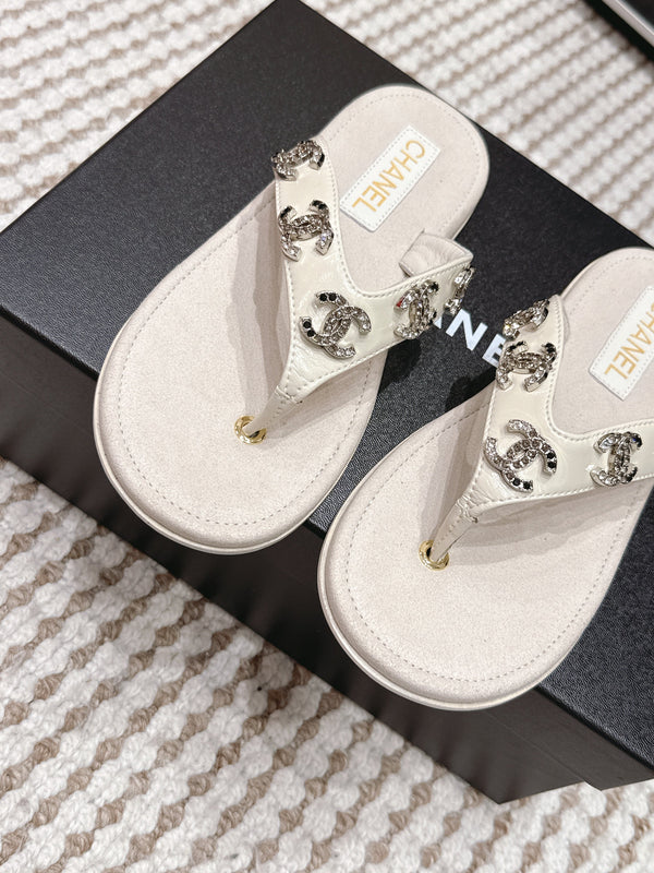 CC 26s Flip-Flop Light Beige Sheepskin 632358