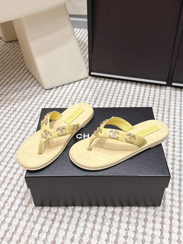 CC 26s Claquettes Mouton Jaune Clair 632360