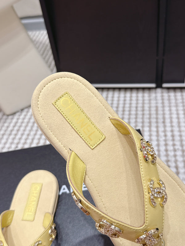 CC 26s Claquettes Mouton Jaune Clair 632360