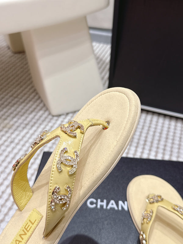 CC 26s Claquettes Mouton Jaune Clair 632360