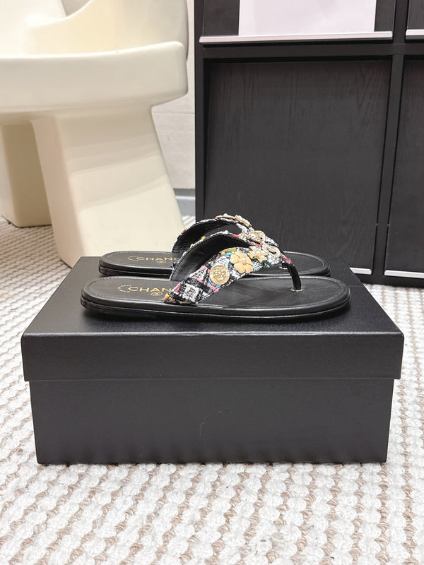 CC 26s Flip-Flop Black With Multicolor Tweed Sheepskin 632366