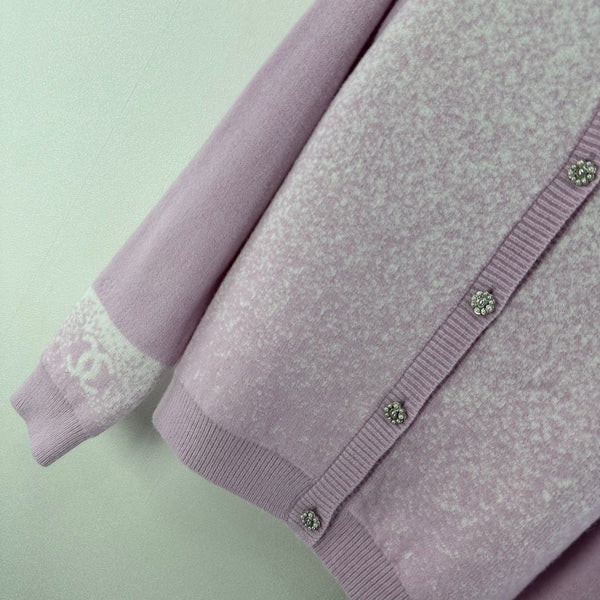 Chanel 2025 Cardigan en maille de laine rose 329297