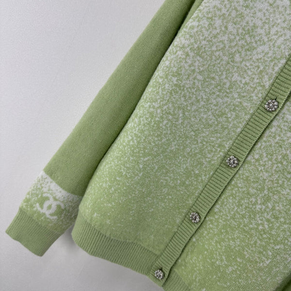 Chanel 2025 Cardigan en Maille Laine Verte 329296