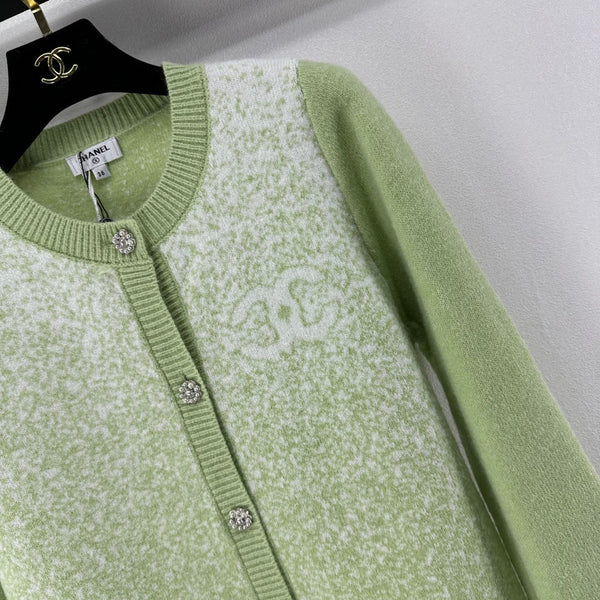 Chanel 2025 Cardigan en Maille Laine Verte 329296