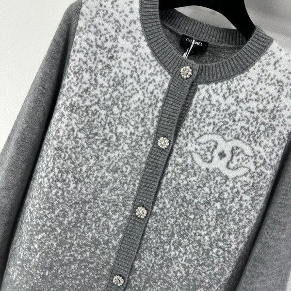 Chanel 2025 Cardigan en maille Gris Laine 329294