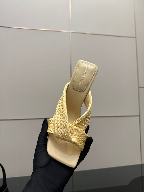 BV 26s Heeled Sandals 9.5cm Light Yellow Calfskin Raffia