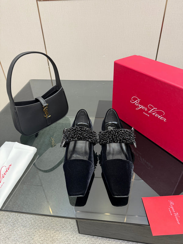 RV Belle Vivier Mary Janes Black Velvet 629888
