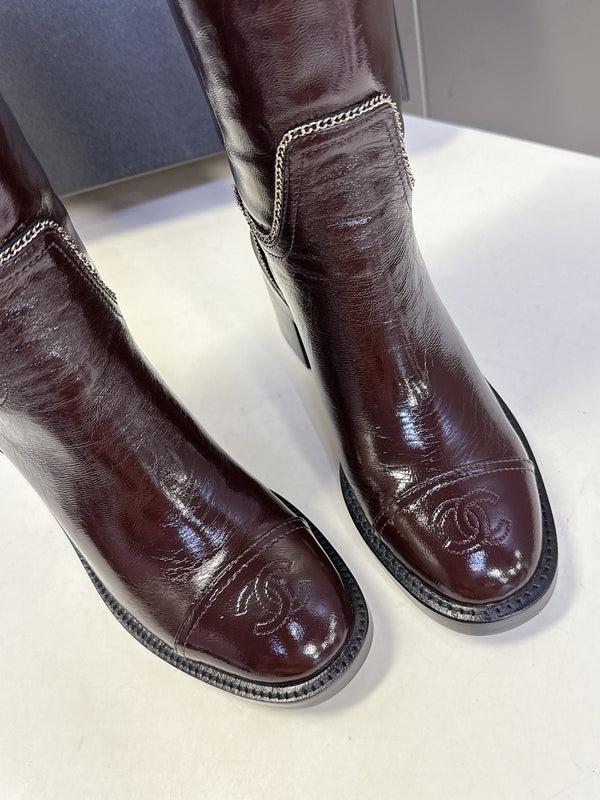 CC 26s Chain-Embellished Long Boots Brown Glossy Lambskin 948053