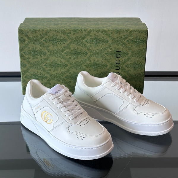 Sneaker da uomo GG in pelle di vacchetta bianca 535208