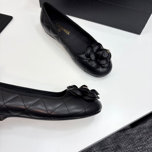 CC 25 Ballet Flat Flower Black Quilted Calfskin