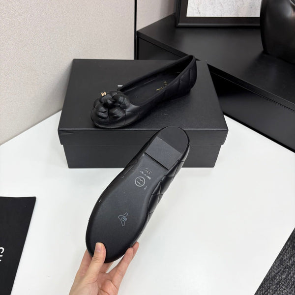 CC 25 Ballet Flat Flower Black Quilted Calfskin