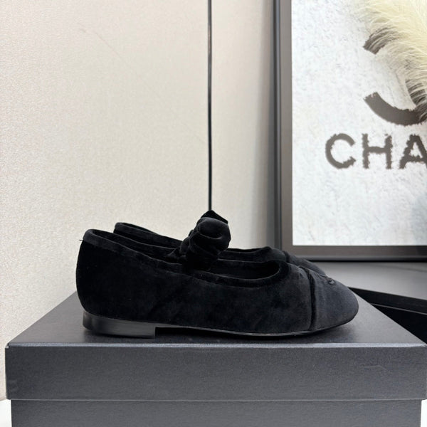 CC 25 Mary Janes In Black Velvet And Sheepskin 352463