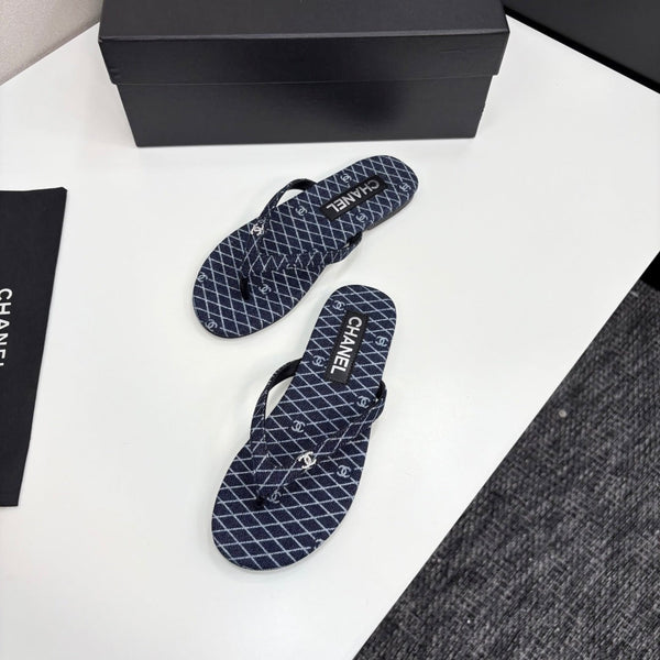 CC Crystal Logo Thong Sandal Navy Blue Fabric And Sheepskin 352483