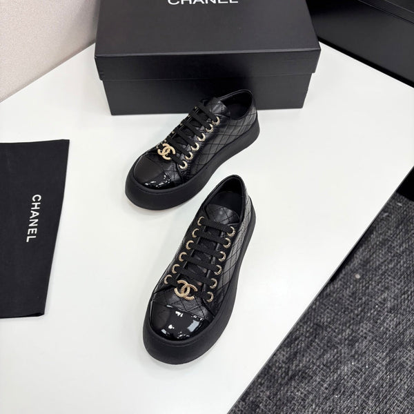 CC25 Lace-up Sneakers Black Cowhide And Patent Leather 352498