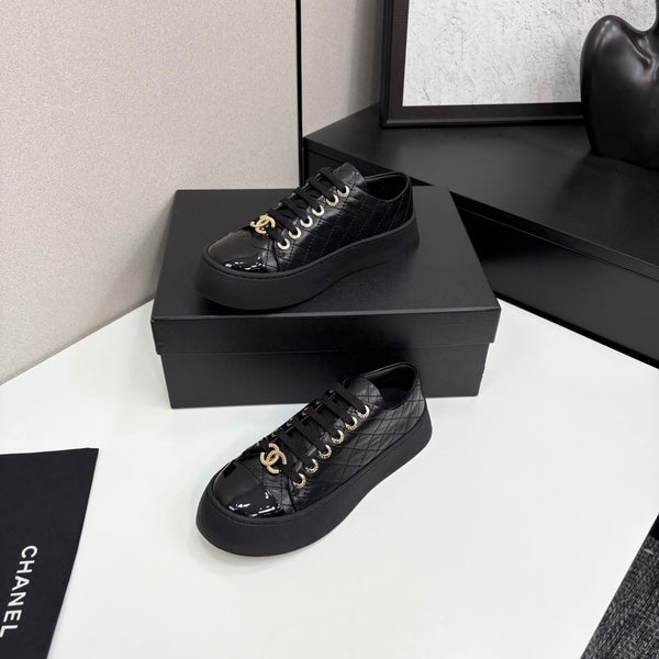 CC25 Lace-up Sneakers Black Cowhide And Patent Leather 352498