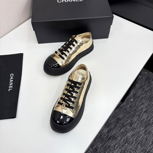 CC25 Lace-up Sneakers Gold Metallic Cowhide And Black Patent Leather 352500