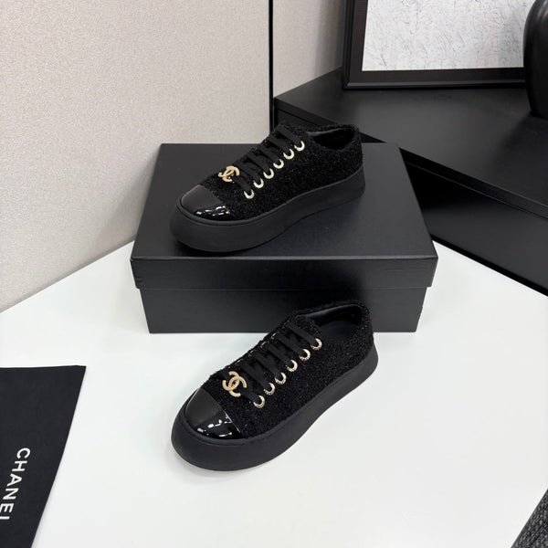 CC25 Lace-up Sneakers Black Fabric And Patent Leather 352501