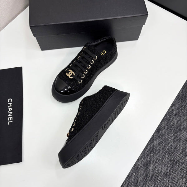 CC25 Lace-up Sneakers Black Fabric And Patent Leather 352501